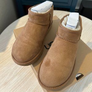 UGG  Classic Ultra Mini - Chestnut
